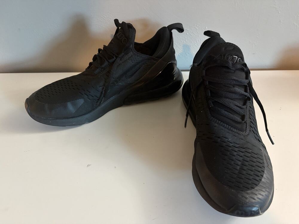 Nike Air Max 270 Triple Black Men's Shoes Size 9.5 AH8050-005 No Box. (0066)